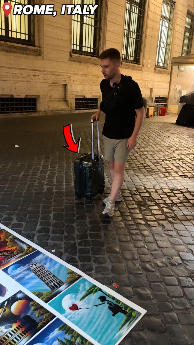 Street Artist Paints My Suitcase!😍 #painting #fyp #viral #foryou #spiderman #streetart 