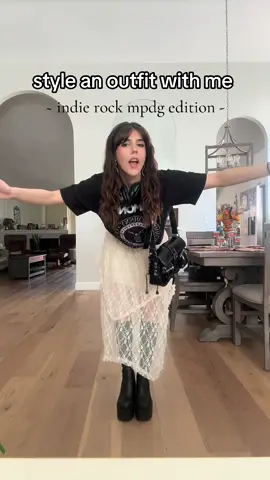 Manic pixie dream girl uniform 😻😻#satire #500daysofsummer #OOTD #outfitinspo #styleinspo #fashioninspo #fyp #foryou #foryoupage 