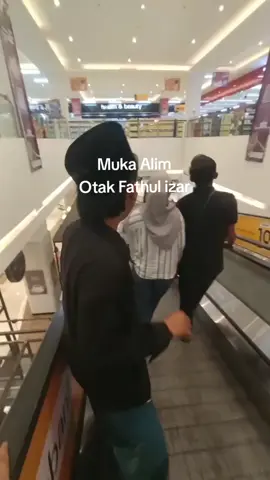 diam diam menyaksikan😅#santripondok #fypシ #santrikeren #santricore 