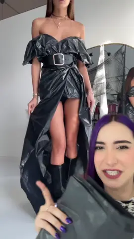 ¿A qué hora estás viendo este vídeo?👀 ¿Te gustó el vestido de bolsas de basura?