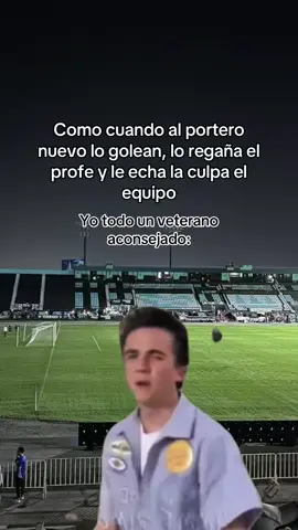 Debera acostumbrase😂😅😅 #paratii #comedia #fyp #goalkeepertraining #futbol⚽️ #portero 