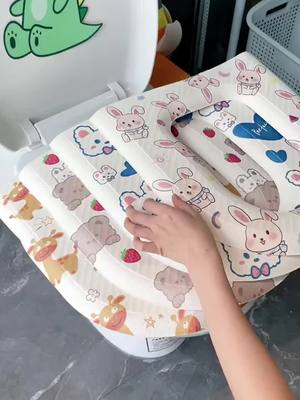 Giữ ấm và sạch sẽ trong mùa đông với lót bồn cầu tiện dụng.
