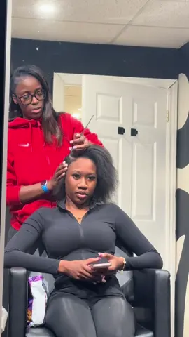 Side Part Sew-In😍😍  #explorepage #hair #sidepart #viral #hairstylist #beauty #leaveout #foryoupage #curls #fyp 