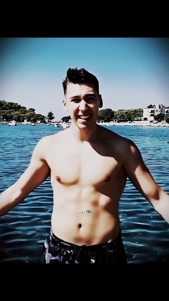 Dejan Kamen mogging 🗿 pikseli...##balkan #foryou #xyzcba #viral #fyp #lingoedit #dexrock #dejankamen 