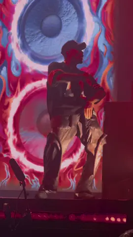 Beat, Beat, Beat it! 🎶 @chrisbrownofficial 