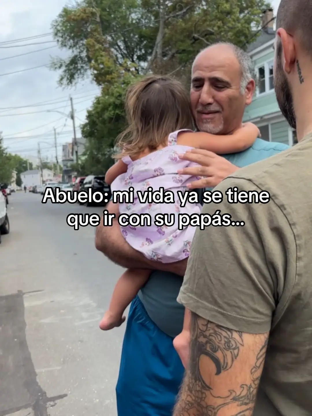 Que lindo recordar este momento entre abuelo y nieta ❤️‍🩹🙌🏻 #PARATI #fyp #viralvideo #abuelo #nieta #amor #berrinche #FORYOU 
