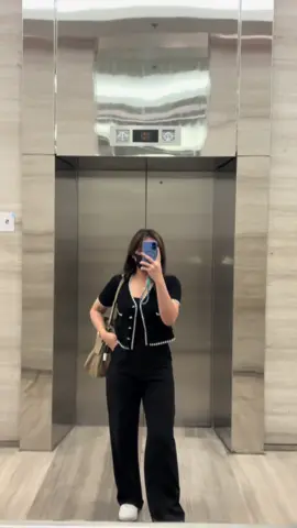 Outfit of the week#trousers #officeoutfit #officefits #outfitideas #outfitinspo #basicfit 