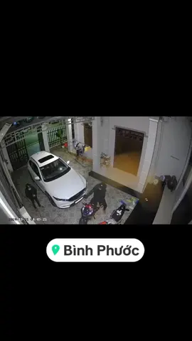 tội phạm trộm cắp xe máy ngày càng hoạt động liều lĩnh.mọi nhà cần đề phòng để bảo vệ tài sản của mình.#xuhuong2024 #pctpđườngphố #sbc #93binhphuoc #binhphuoc #đongxoaibinhphuoc #trending #😡😡😡 