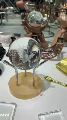 #naturalcrystal #CrystalHealth #clearquartzcrystal #clearsphereice #crystalcarving #spherelasvegas 