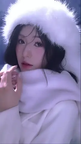 “Sự im lặng của anh là thứ ồn ào nhất trong lòng của em…” 😪😪  #táo #goblin #christmas #kolsme 