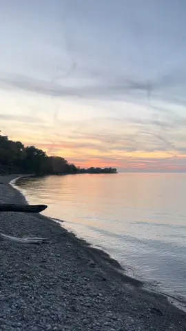 #nature #beauty #earth #canada_life🇨🇦 #canadiannepali🇳🇵🇨🇦 #canada🇨🇦 #energy #foryou #foryoupage #natural #universe #water #river #lake #ocean #beatch #toronto #niagarafalls 