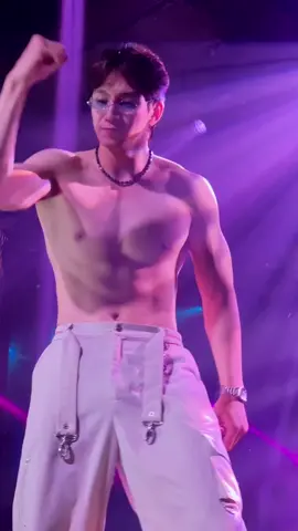 Thành Long Trắng thế #vudoanangel #mêtraiđẹp #hanoi #nightlife #ngắmtraiđep #chữalành #nhâusuongsuong #grammyclub 