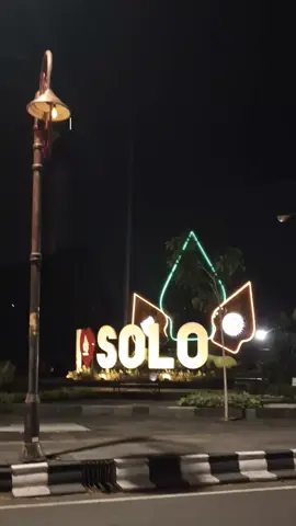 apa yang bikin kangen dari kota Solo? #solo #surakarta #solo24jam #kangen  #storytime #story #storywa #lewatberanda #foryou #foryoupage #fyp #fypシ #fy #fypage #fyppppppppppppppppppppppp 