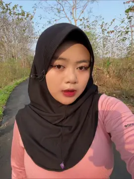 #Running #fyppppppppppppppppppppppp #joggingpants #joggingoutfit #jilbabgede #HijabFashion #hijabstyle 