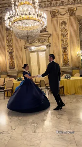 ✨ Magnifique Grand Bal orchestré par @carnetdebals dans la somptueuse salle du théâtre de Bari, au cœur des Pouilles, en Italie ! ✨ Une soirée empreinte de grâce et d’élégance✨ 💃🏻✨ ——— ✨ Magnificent Grand Ball hosted by @carnetdebals in the sumptuous hall of the Bari theater, in the heart of Puglia, Italy! ✨ An evening filled with grace and elegance ✨💃🏻✨ 🏛️ : Théatre de Bari - Italie 🇮🇹  🎶 : Valse des Fleurs / Waltz of the Flowers 💐- Tchaïkovski 🎼 : @carnetdebals  💃🏻 : @maevabarlier  #waltz #valse #grandbal #ballroom #ballroomdance #bal #dance #danse #elegance #dancing #élégance  