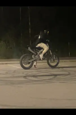 fck😮‍💨 . . . #yamaha #yz #yzfamily #whellie #stunt #yz250f 