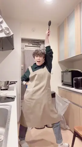 キムチ炒飯できた🍳😆 @Beyoncé #destinyschild #losemybreath #dancechallenge #踊るアラフォー #キッチンダンス #おばさん 