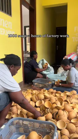 Proud to share a piece of African beauty with the world!🧡💚 Long hours, dedication and a lot of teamwork went into this. We crafted 1000 of our signature neem oil and Shea & Baobab oil calabash black soaps for Hepburn, a Chinese brand.  We are so honored that our Ghana black soap, packaged in our Ghana calabashes have found an audience all the way in China. We can’t wait to see where next it will go. #nokwareskincare #nokwareblacksoaps #calabash #blacksoap #neemoil #Sustainability 