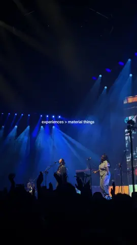 experiences > material things especially when it comes to @Hozier !!! #hozier #hozieradelaide #adeliade #experiencesoverthings #hozierlive 