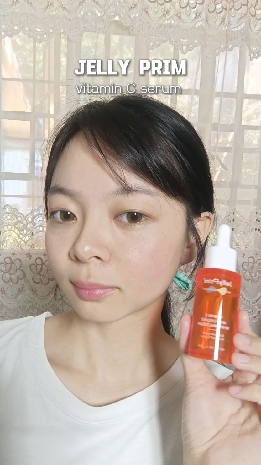 Got dark spots or acne marks? This is your sign to add Vitamin C to your skin care routine! It brightens, lightens, and works wonders to even out your skin tone. @jellyprim_global   #darkspot #serum #vitaminc #jellyprim #clearskin #glassskin #acnemarks #niacinamide #hyaluronicacid #skincare #skincareroutine 