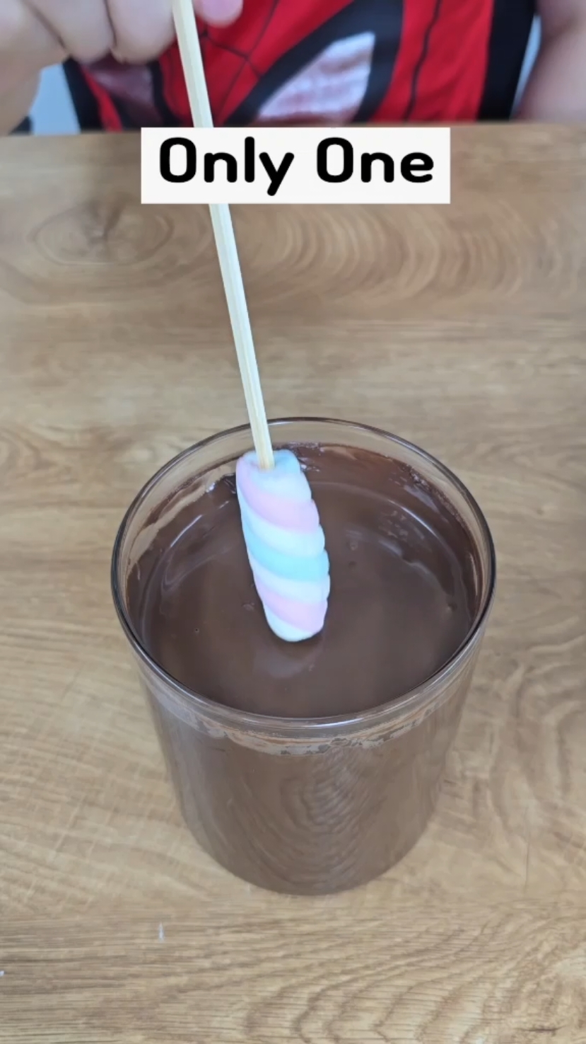 마시멜로우 건강하게 먹는법 How To Eat Healthy Marshmallow Be Like #마시멜로우 #마시멜로 #먹방 #건강 #초콜릿 #아빠 #아들 #dad #chocolate #mukbang #marshmallow #marshmello #healthy #funny #comedy