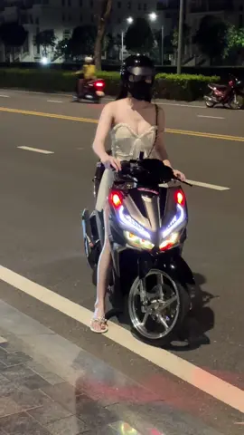 hù chủ xe có xíu mà hết hồn😂#xuhuongtiktok #xuhuongtiktok2024 #lenxuhuong #vario #vario150 #vario125 