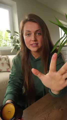 5 ways to make your home less toxic 🏡  #beeswax #candles #syntheticfragrance #toxic #laundrydetergent #Teflon #nonstick #stainlesssteel #filteredwater #tapwater #houseplants #indoor #airpollution #cleanair #toxins #oxygen 