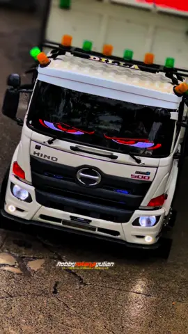 Hujan pun masih lirik kanan kiri dia ah 👀🥶#fyp #fypシ #truckganteng #putribungsu #rotanaofficial #robbyrotanayulian @Putri bungsu88 @Ⓜⓐⓕⓘⓐ ⓗⓞⓝⓖⓚⓞⓝⓖ @papa romezzz🀄⚡ 