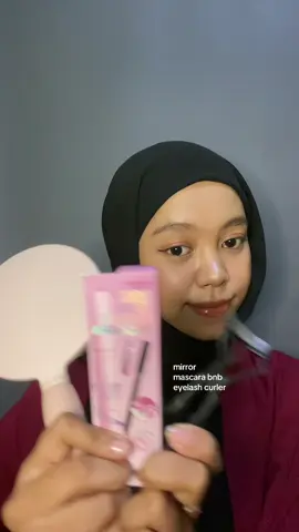 siapa yang belum punya mascara dari @barenbliss_id ? wajib punya sih kalo kataku 🥰✨ #mascara #makeup #barenbliss 