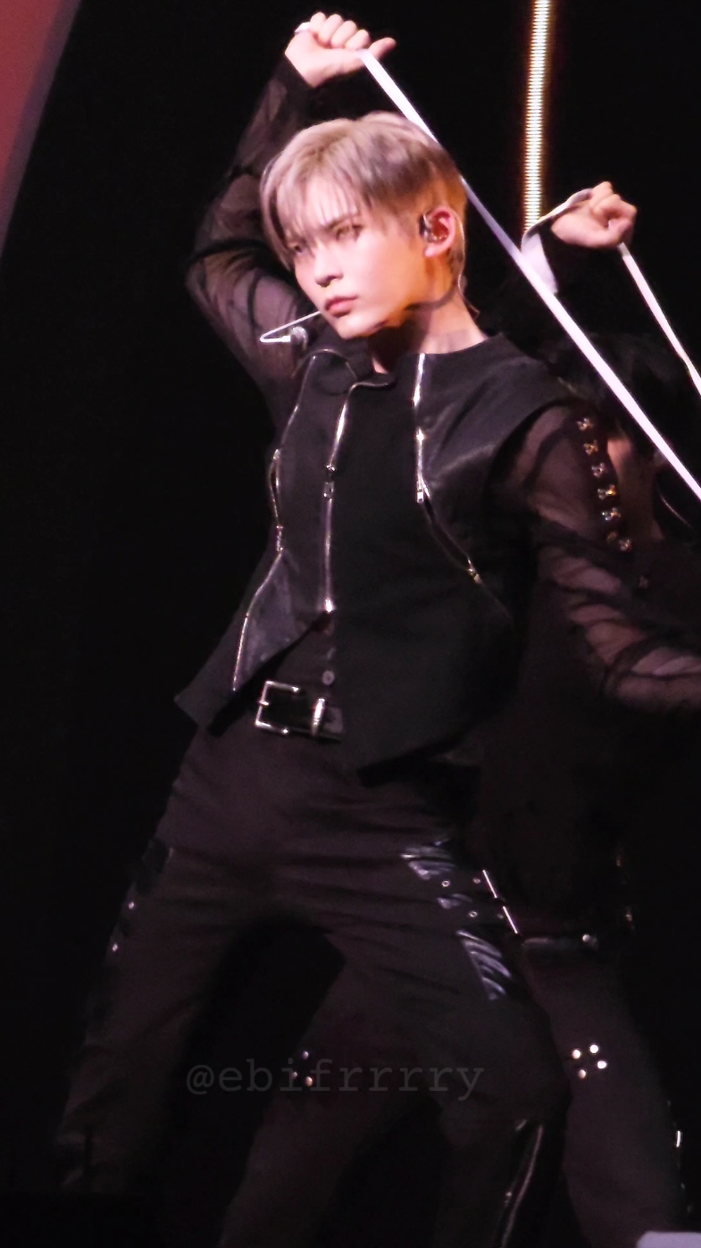 241103 제베원 마카오 TIMELESS WORLD in MACAU DAY2 Dear Eclipse 직캠 #SUNGHANBIN #ソンハンビン #成韩彬 #fyp #제로베이스원 #ZEROBASEONE  #ZEROBASEONETHEFIRSTTOUR #2024_ZEROBASEONE THEFIRSTTOUR TIMELESSWORLD_IN_MACAU #TIMELESSWORLD #ZEROBASEONEINMACAU #TIMELESSWORLDINMACAU #ZB1INMACAU