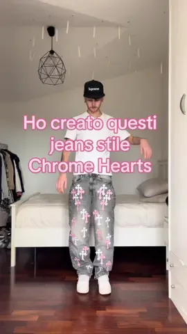 Ho creato questi jeans con le croci stile Chrome Hearts 🪡 #DIY #diyproject #streetwear #StreetStyle #gangster #chromehearts #crossjeans #baggyjeans #diychromeheartjeans #diyprojects #fashiontiktok #diyjeans #outfitsinspo #pink #