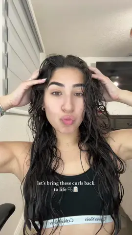 Wash day x curly hair routine  @Dae Hair @outre @EcoTools @Olaplex  #curlyhair #washday #hair #fyp #miami #curlyhairroutine #Vlog 