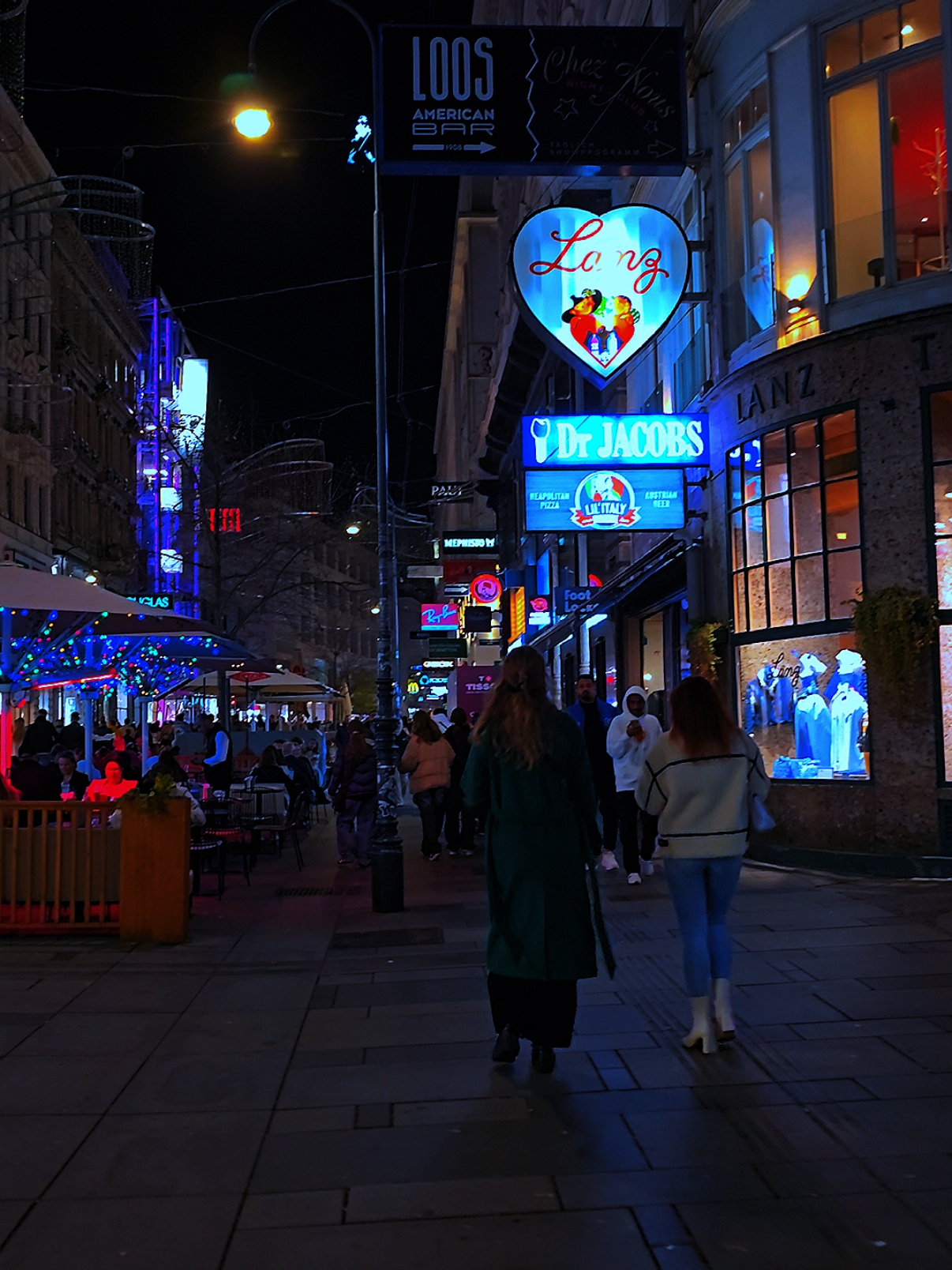 حنا ترانا اصحاب واقراب واحباب 🫂 ويا خسارة فيك دمعة عيني😪 #عبدالعزيز_المشيعلي  #تصويري📸 #ستوريات #غراتس #فيينا #النمسا #ستوري #تصميم_فيديوهات🎶🎤🎬 #اعادة_النشر🔃 #📸 #فيديوهاتي_تصاميمي🎶🎬 #تصوير_شوارع✨ #تصوير_ليلي #لايك_متابعه_حركة_الاكسبلور❤🦋explorer #تصويري_احترافي_الاجواء👌🏻🕊😴 #تصميمي🎬 #street_fotography 