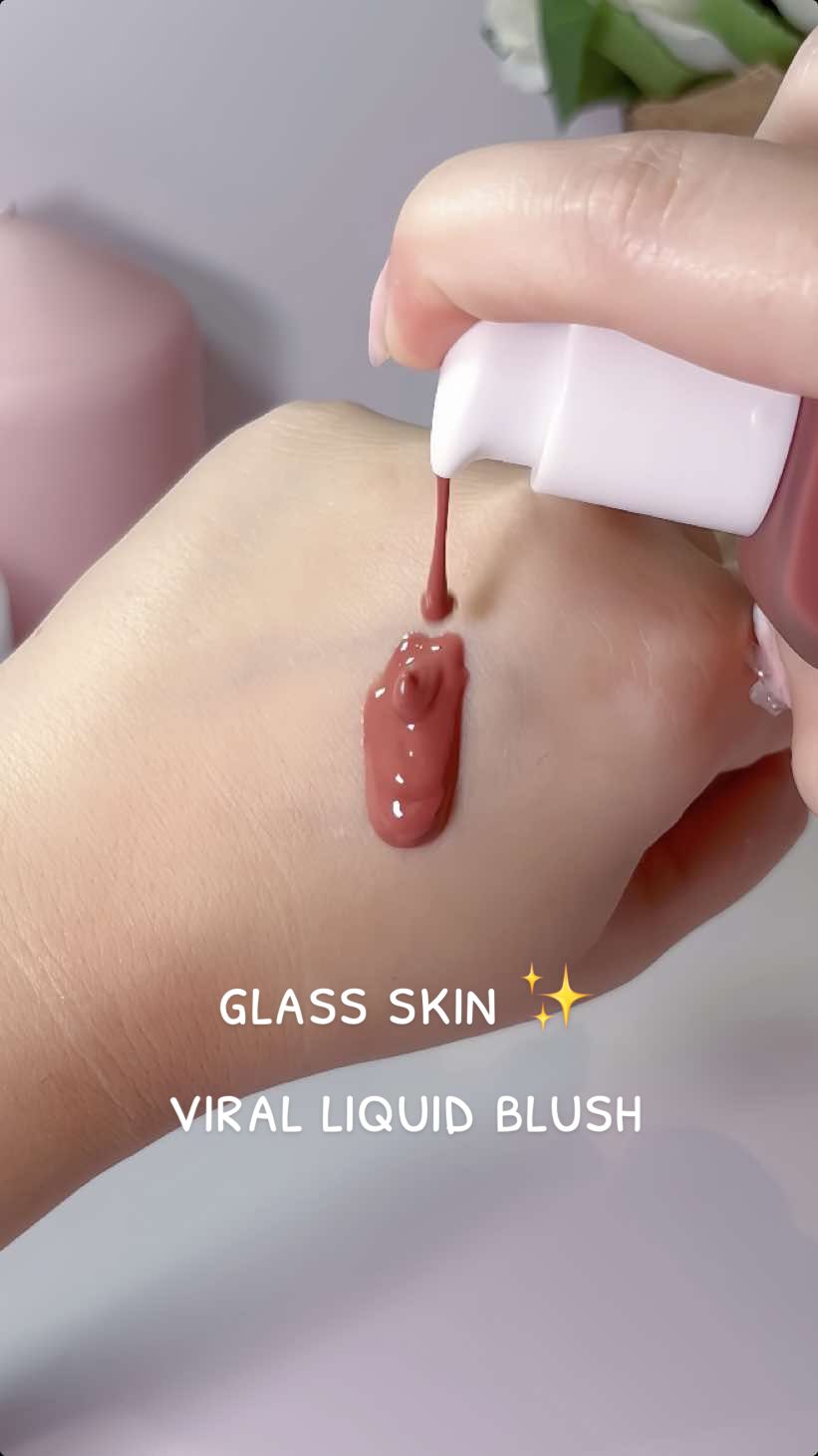 Once you try the @House of Hur Moist Ampoule Blusher, you'll never go back to any other blush 🌸  #liquidblush #koreanblush #koreanmakeup #koreanbeauty #koreanskincare #glassskin #fyp #ugccontentcreator #kbeautyinfluencer 