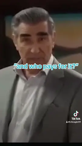 daniel levy/david rose ≠ trump supporter #schittscreek #schittscreekdavid #schittstok #davidrose #danlevy #tariffs #conceptsofaplan #kamalaharris2024🇺🇸💙 #bluebracelet #fyp #viral 