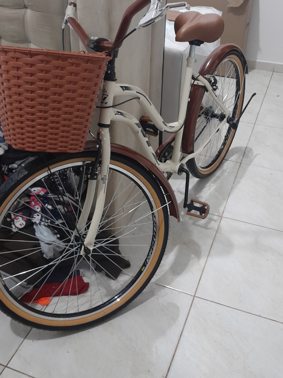 bicicleta retrô #memimei chiquérrima,quem quiser i link me chama q eu passo super leve e macia pra pedalar ,vc gosta de bicicleta meninas 