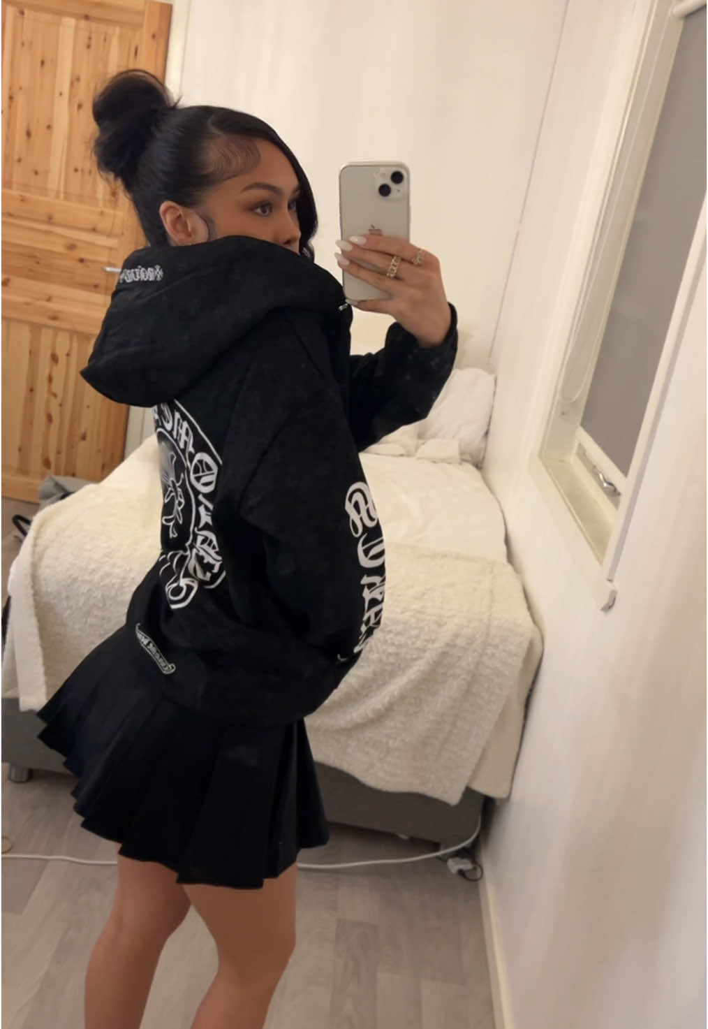 Pretty girl😛 #fitcheck #chromehearts 