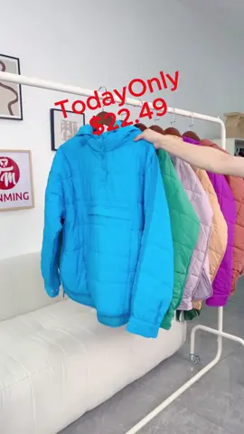 A knitted hooded down jacket