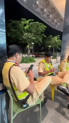 Đã ai làm gì đâu đang đợi đoàn mà