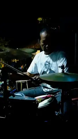 #abah juri menyala 🔥 bos quw🥳🥰😍 #newmonata #dingin #sodiqnewmonata #abahjurinewmonata #dhehanaudiomadiun #liriklagu #trending #fouryoupage #fypage #fypシ゚ #lewatberandafypシ #fypシ゚viral 