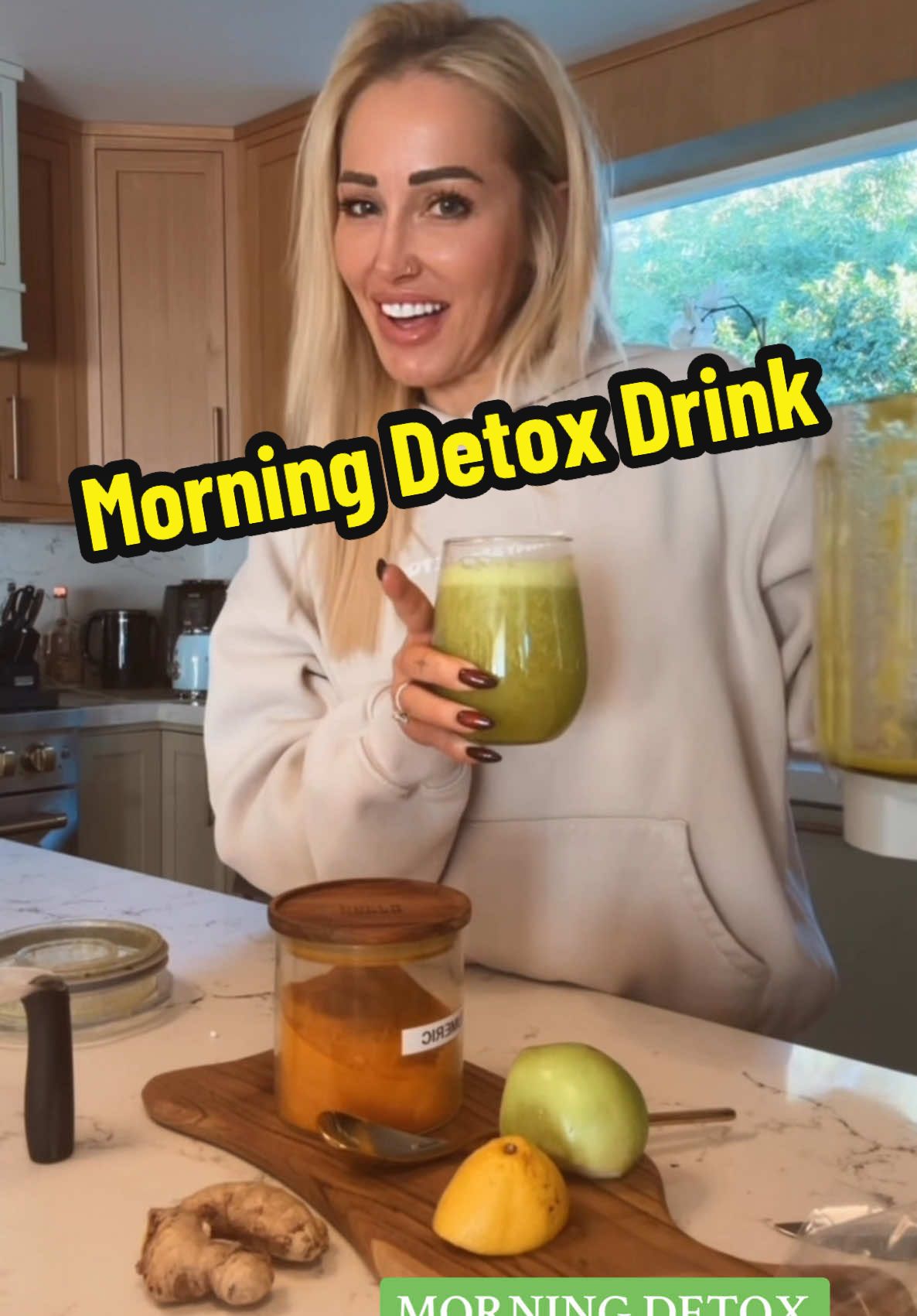 Kick off your mornings the healthy way with me 🥰  Ingredients  -Celery  -Green Apple  -Lemon  -Italian Parseley  -Ginger  -Tumeric  Enjoy 🍋🍏 #detox #healthkick #healthydrink #morningdetox #nobloat #greenjuice #womenshealth #sellingsunset #marybonnet 