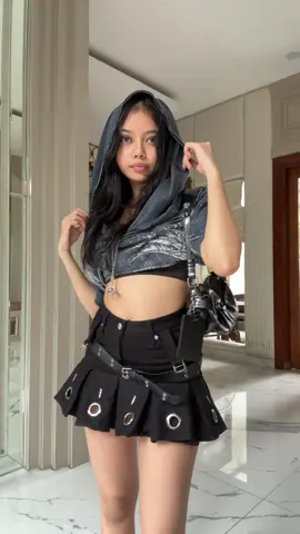 #fashionhacks #alternative #altfashion #affliction #alternativefashion #punkfashion #viviennewestwood 