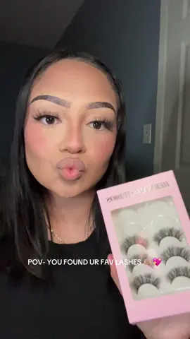 im obsessed 🤍💖 @HER-NAME STUDIOS✨ #fyp #fypシ #lashes 