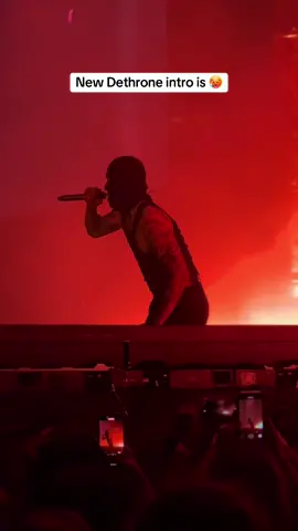 The new Dethrone intro is UNREAL and its safe to say Noah seems well rested and feeling good 🔥🔥🔥 whole performance was 10/10 and seeing them open for Linkin Park in Dallas was amazing. Also why am I literally so feral for the bark 🐶 @badomensofficial #dethrone #justpretend #badomens #badomensband #badomenscult #badomensofficial #badomensedit #noahsebastian #noahsebastianedit #concretejungle #deathofpeaceofmind 
