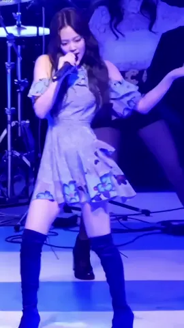 eu juro que foi a fancam mais roxa que eu achei afs {@:🎀 ⩩ Dehy ⩩🎀: } #fancamszip #foyou #kpop #jennie #blackpink 