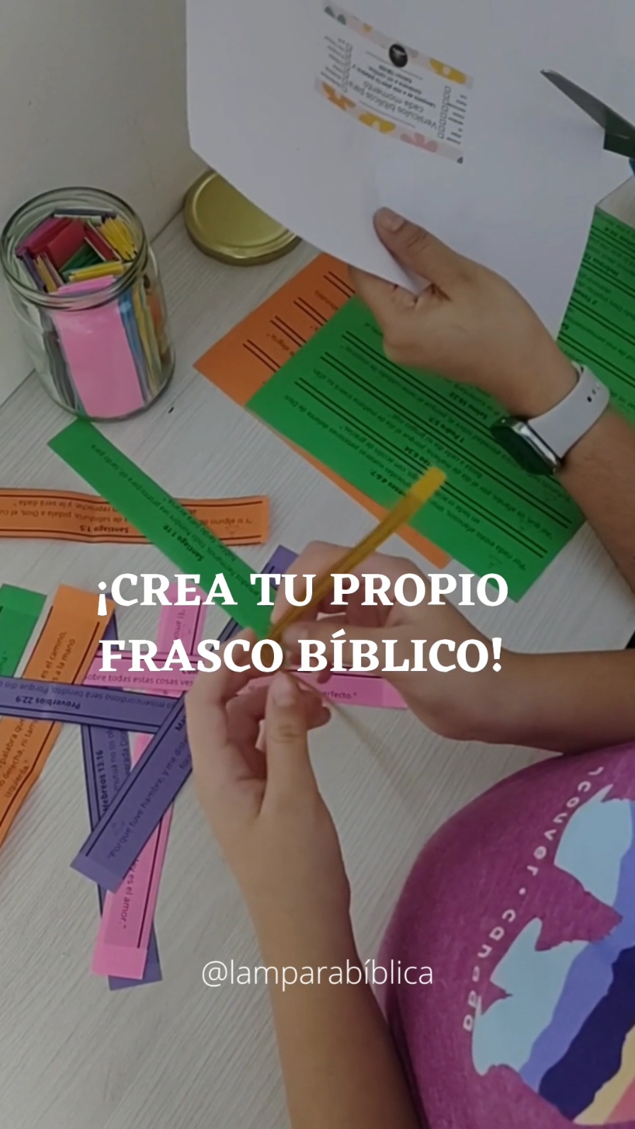 Frasco bíblico. En el perfil está el enlace, das click y descarga las planillas para que hagas esta hermosa actividad con tu familia, amigos, en la iglesia que asiste, te va a gustar mucho. #versiculosbiblicos  #Jesus  #iglesia  #biblia  #oracion  #cristianos  #familia  #Amigos  #peticiones  #frasco  #frascobiblico  #mensajes  #reflexiones  #emociones #plantillas #actividadmanual #manualidades  #regalospersonalizados  #actividadesparaniños  #actividadesencasa  #familia #palabradeDios 