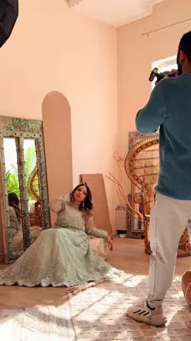 Behind the scenes of today’s photoshoot magic featuring the exquisite designs of Pakistani designer @New Rains Luxury Boutique ✨ ! Capturing every detail, perfecting the angles, and letting the artistry shine through. Can’t wait to share the final look with you all – stay tuned! ✨📸 #BTS #pakistanifashion #PhotoshootVibes #montrealdesi 
