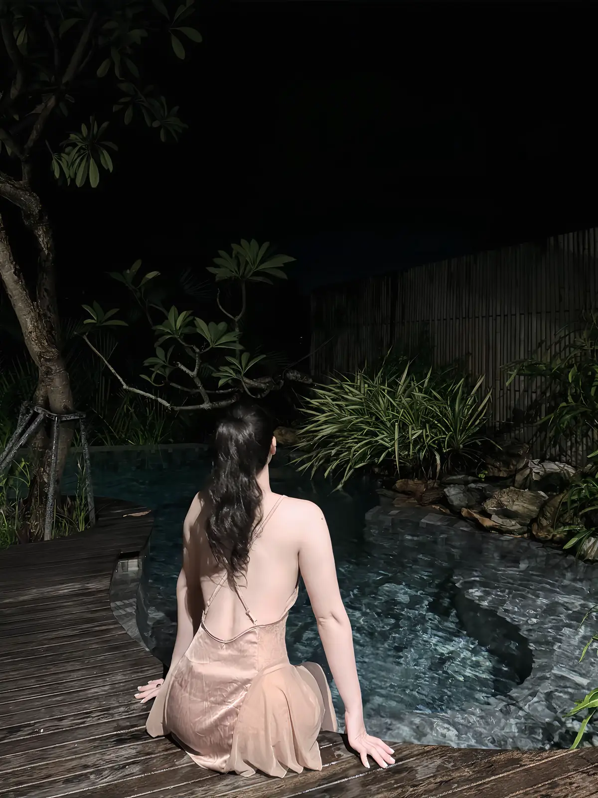 Trăng dưới nước là trăng trên trời, người trước mặt là người trong tim 🤍
