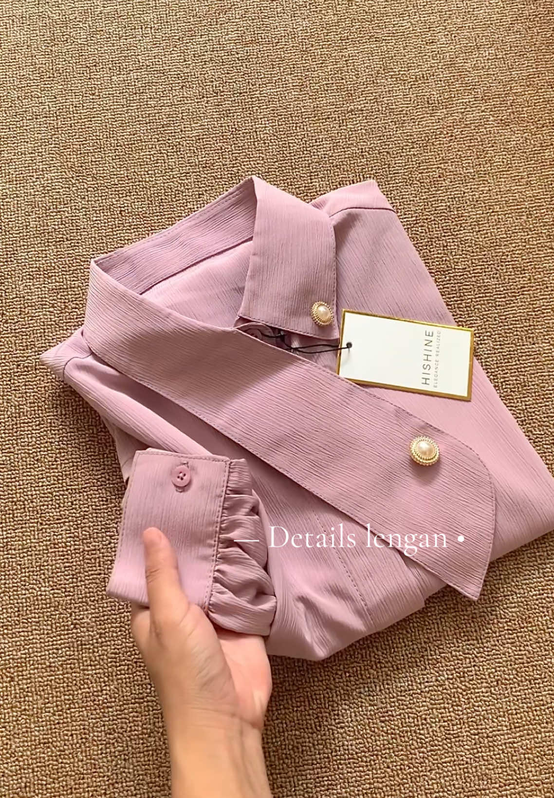 Rekomendasi lagiiy, kali ini kemeja super cute but still elegant 🪡😍✨ #rekomendasikemejacewe #kemejacewe #pinkkemeja 
