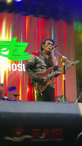 Assalamualaikum Warahmatullahi Wabarakatuh. Alhamdulillah pentas #SONETA Group pada acara Milad @Official Mardatila Group ke-1 di Lapangan Rawano Sawangan tadi malam (09/11/2024), berjalan dengan lancar. Terima kasih banyak kepada #FORSA serta warga Sawangan dan sekitarnya yang telah menyaksikan penampilan saya dan #SONETA Group, sampai jumpa lagi di lain kesempatan. #FORSA SEMAKIN KEREN! Wassalamualaikum Warahmatullahi Wabarakatuh. #RhomaIrama #SONETA #MiladMardatilaGroup @Hendi MARDATILA 